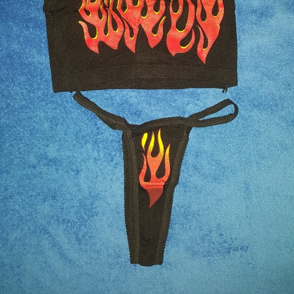 Flame Print Camisole with Matching Thong Lot 5096 - Picture 6 of 8